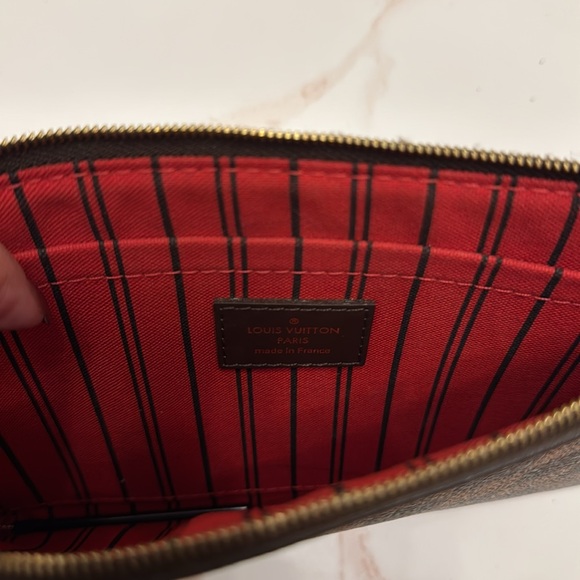 Louis Vuitton Damier pouch - Picture 2 of 2